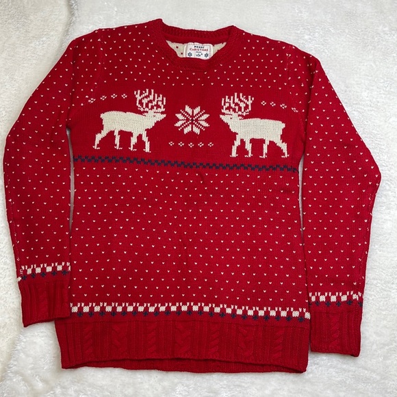 V28 Sweaters - V28 Merry Christmas Sweater with Reindeer Size Small